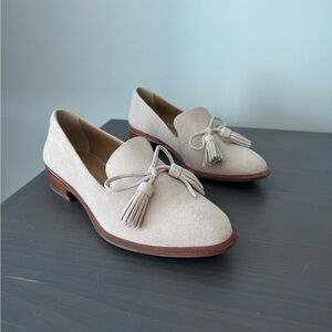 Banana Republic Cream Loafers with Tassels